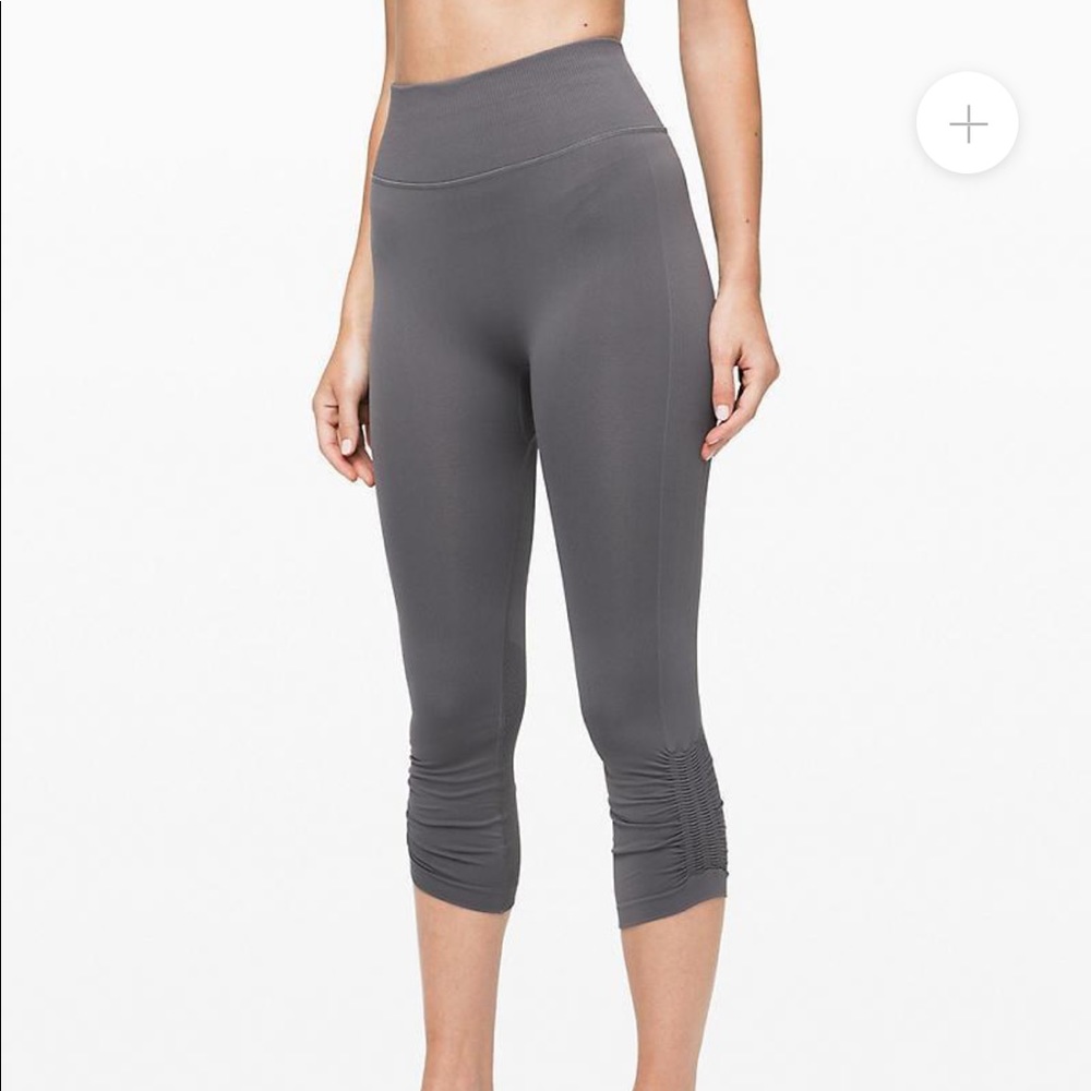 Lululemon Ebb to Street Crop leggings 21’